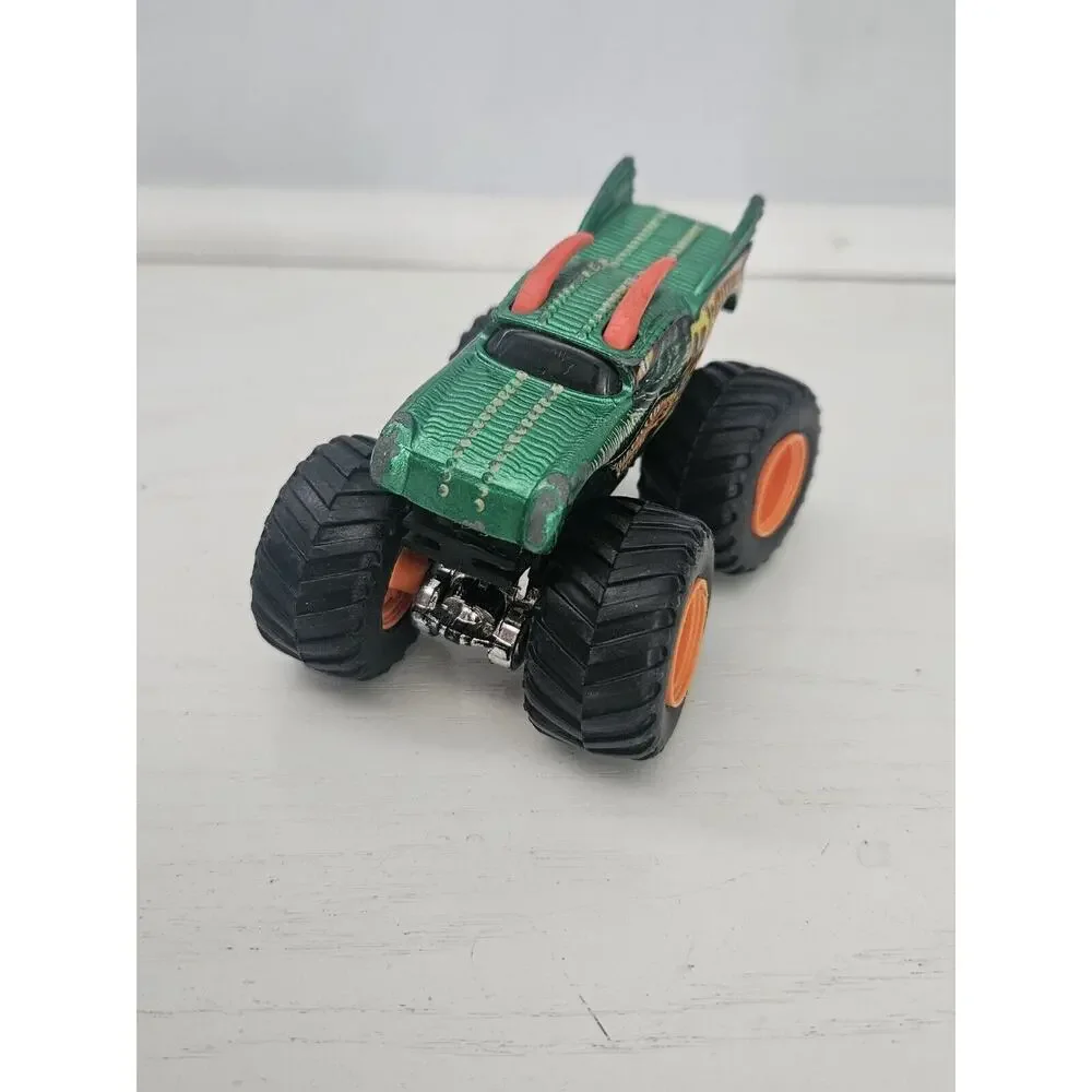 Hot Wheels‎ Monster Jam Truck Green Dragon Toy Car 1:64 Scale